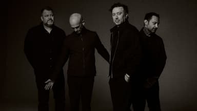 RISE AGAINST