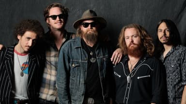 ROBERT JON & THE WRECK